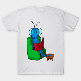 cute worm reading a book T-Shirt